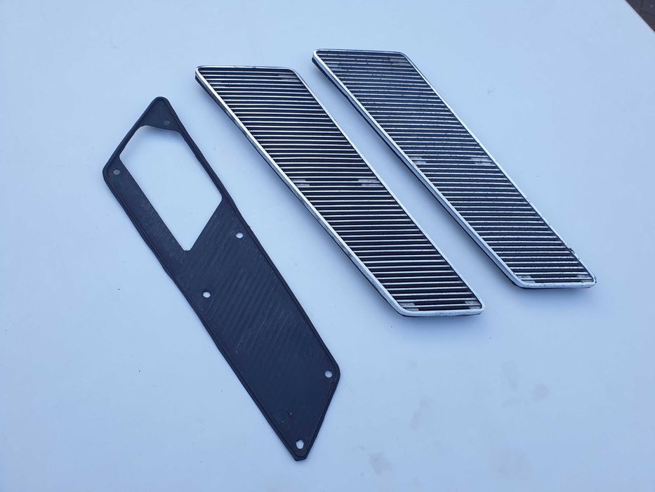 Fiat 125p     Kratki słupka "C"    wlot chrom komplet chromowane