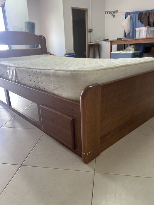 Cama de corpo e meio