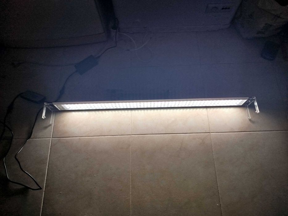 Calha de iluminação aquariofilia