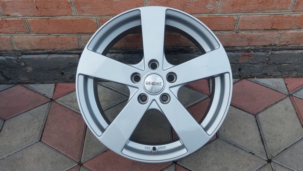 Диски Dezent R17 5x114,3 ET40 J7,0 ЦО: 71,6 мм Renault Toyota Lexus Honda Mazda Hyundai KIA Mitsubishi Nissan Jeep