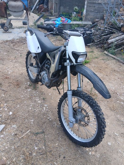 AJP PR4 125 2001