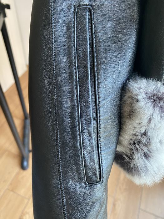 Шкіряна жіноча куртка