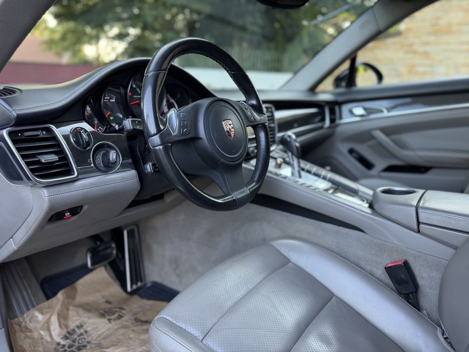 Porsche Panamera — fotografia 12