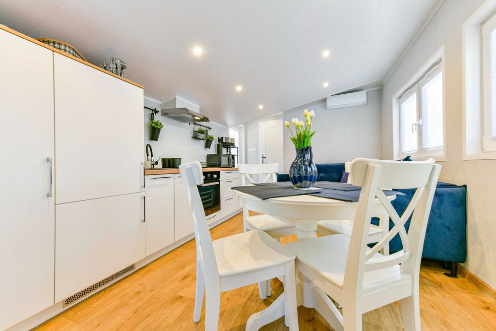 Zakotwicz się nad morzem  KOTWISKO Sarbinowo Domki z basenem .