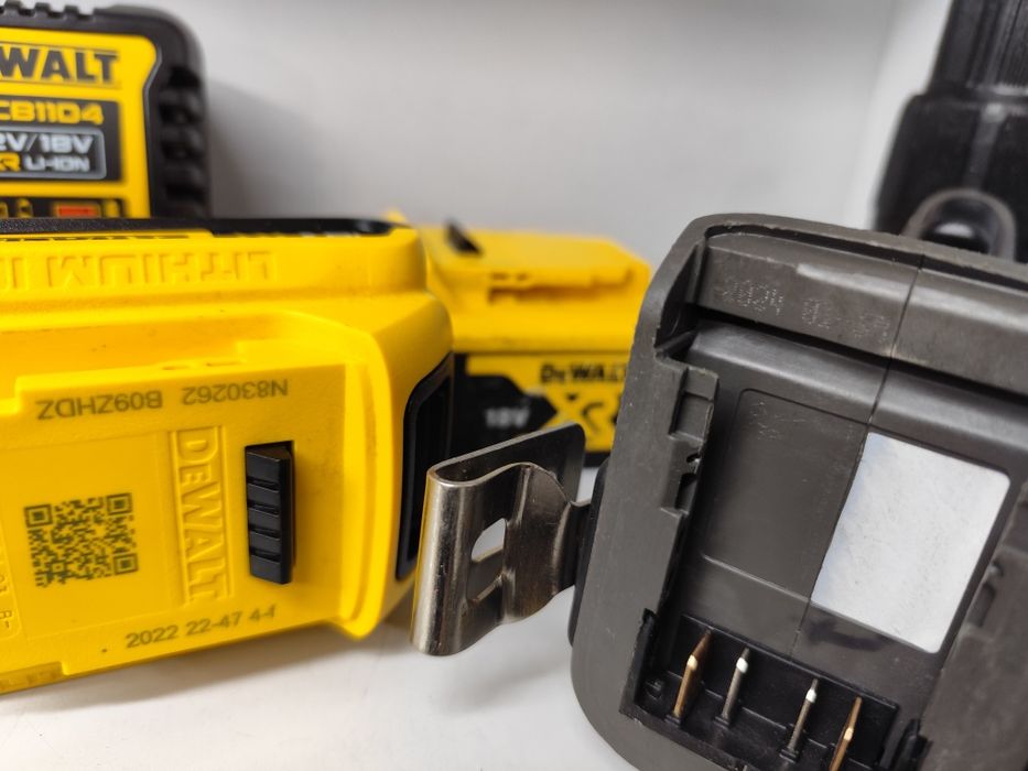 DeWal DCD 100 з ударом шуруповерт безщітковий акумуляторний