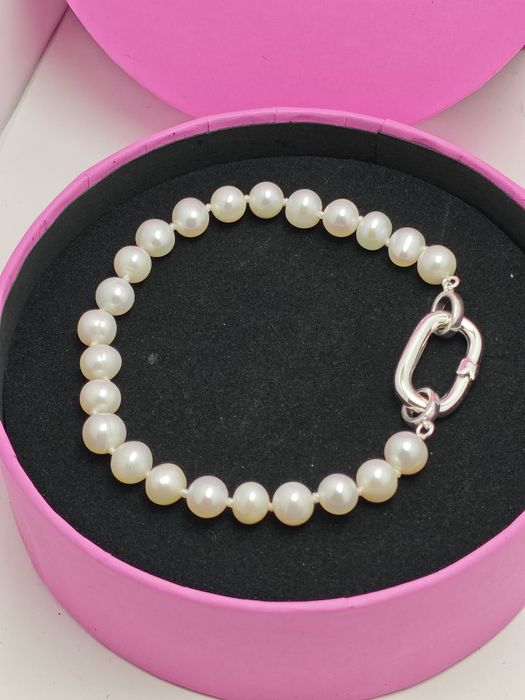 Bransoletka z pereł z misiem z obręczą hołd srebro 925