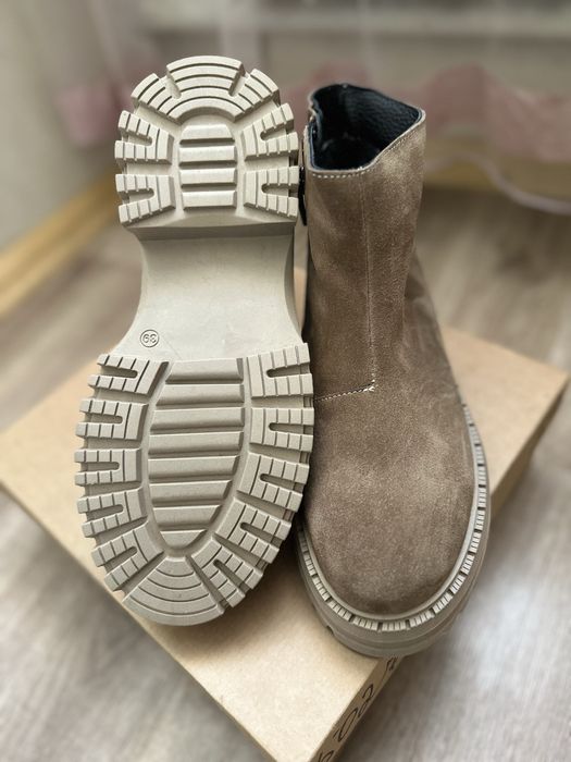 Зимові замшеві черевики