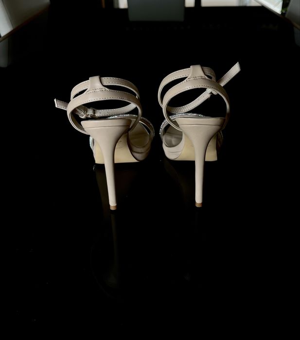 Sandália com Salto Bege Aldo