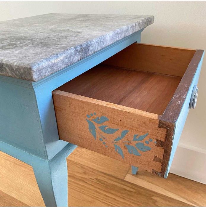 2 Mesinhas de cabeceira em madeira maciça recuperadas