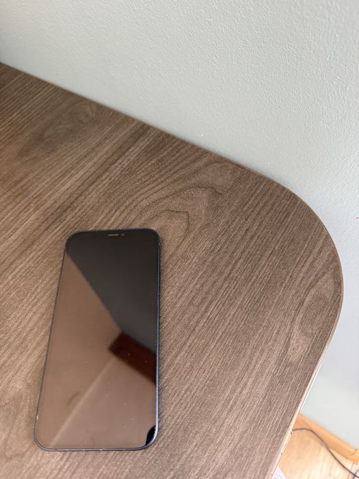 Iphone 12 93% kondycji baterii