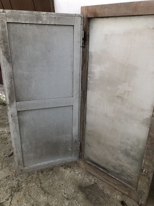 Quatro janelas antigas completas