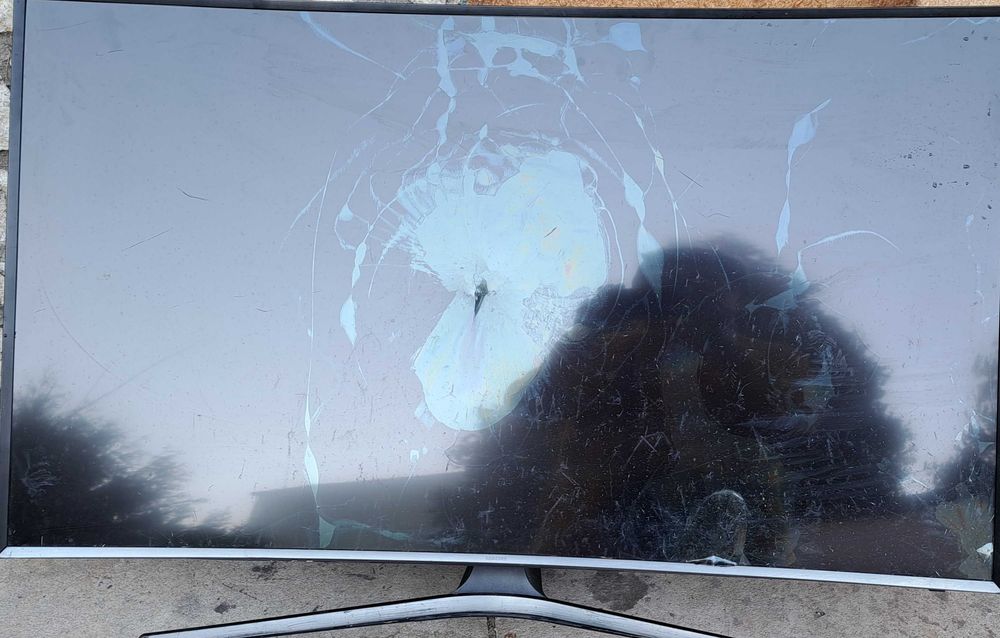 Sprzedam TV Samsung Curved 55" ze zbitą matrycą w całości