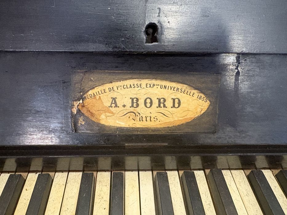 Piano Antigo Marfim