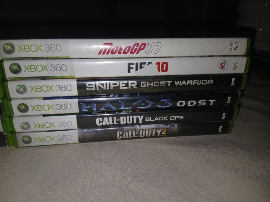 Xbox 360 S ,13 jogos Xbox,2 comandos Xbox.