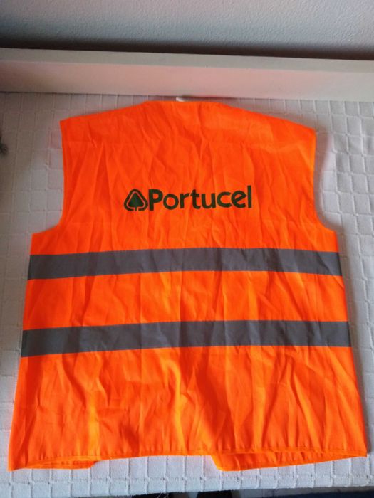 Capacete de Proteção e Coletes Reflector Portucel