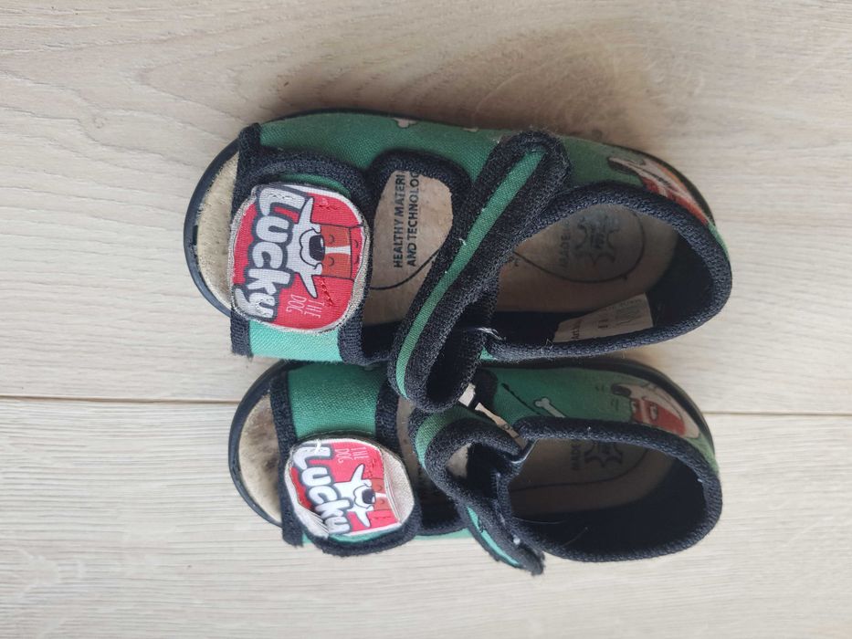 Pantofle dla chłopca rozm 22