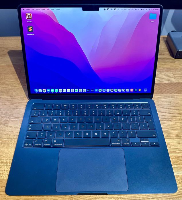 MacBook Air 13" M4 24GB/512GB czarny + etui + FV 23% - IDEALNY
