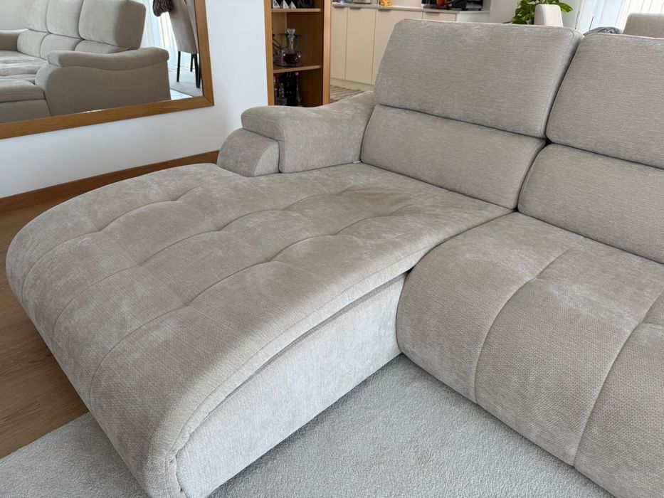 Sofá 4 lugares c/ chaise bege