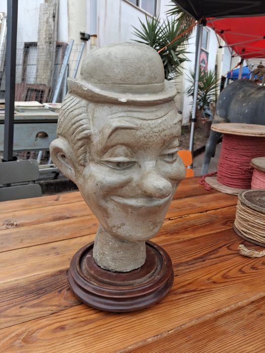 Busto em cimento