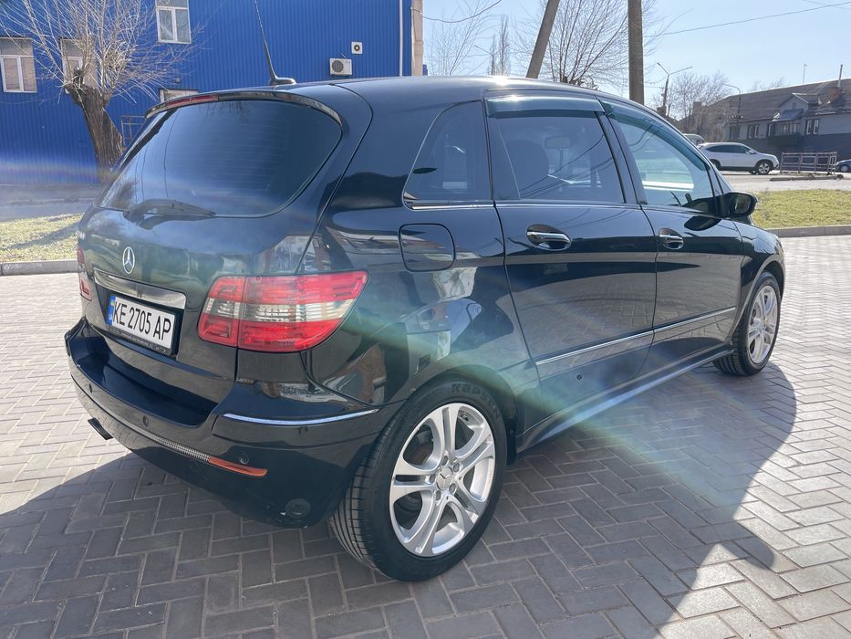 Mercedes benz b220