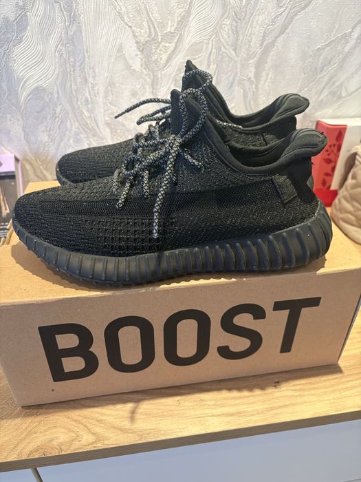 Кросівки Adidas yeezy 350 42 26.5 см