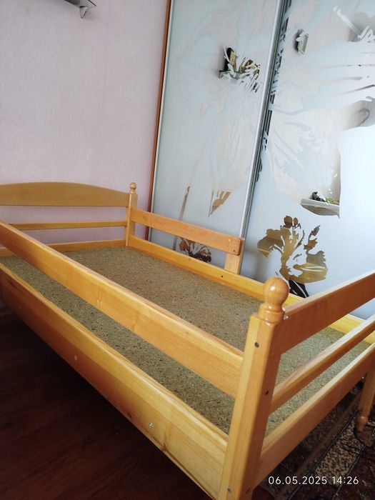 Продам дитяче ліжко, ручної роботи 150×90  (Тільки Самовивіз).