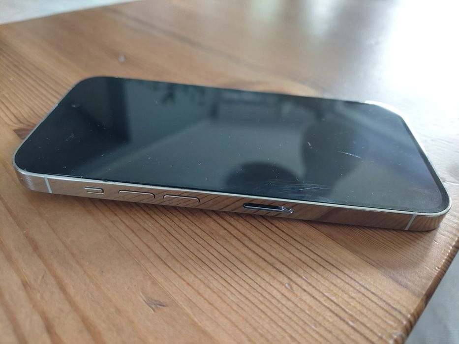 iPhone 14 Pro uszkodzony