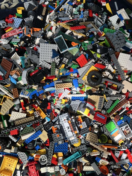 10 kilogramów klocków lego + 40 figurek