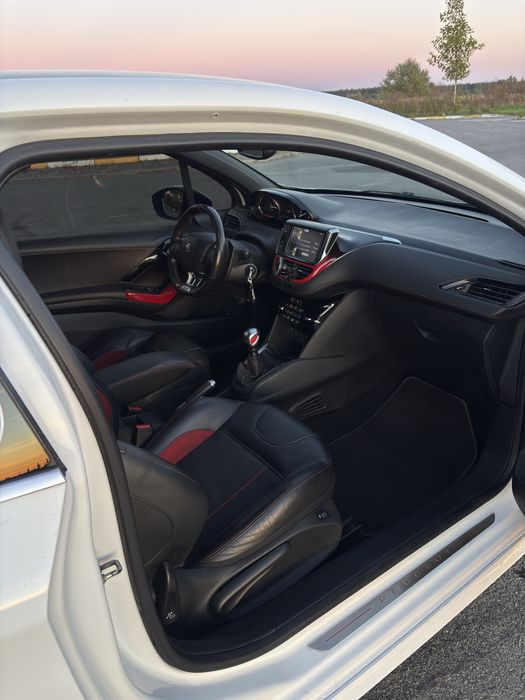 Peugeot 208 GTI 2013
