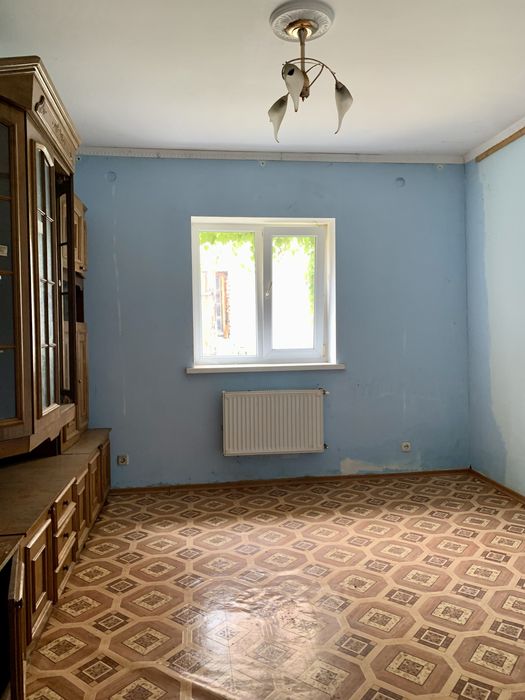 Продаж будинку з великою ділянкою – ідеально для сім’ї!