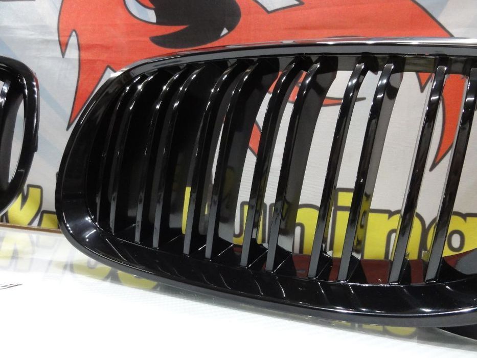 Grelha frontal BMW E92 / 93 06-10 M4 look / dupla lâmina em preto piano brilhante