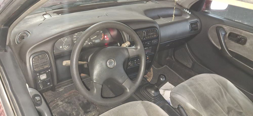 Nissan Primera p10 5portas 1.6slx ref:ga16ds