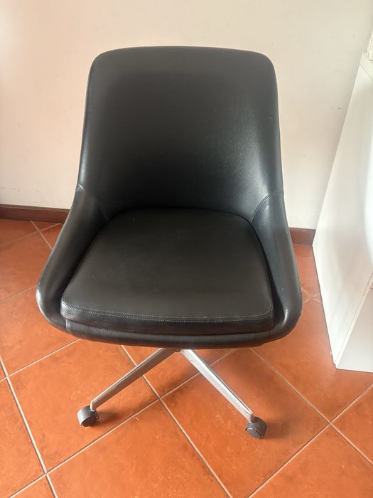 Cadeira em bom estado