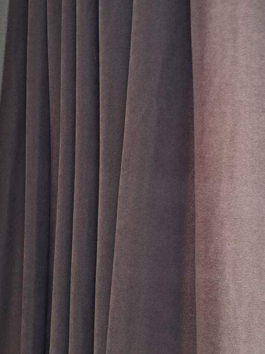 Продам 4  шторы 2.90 на 2.48