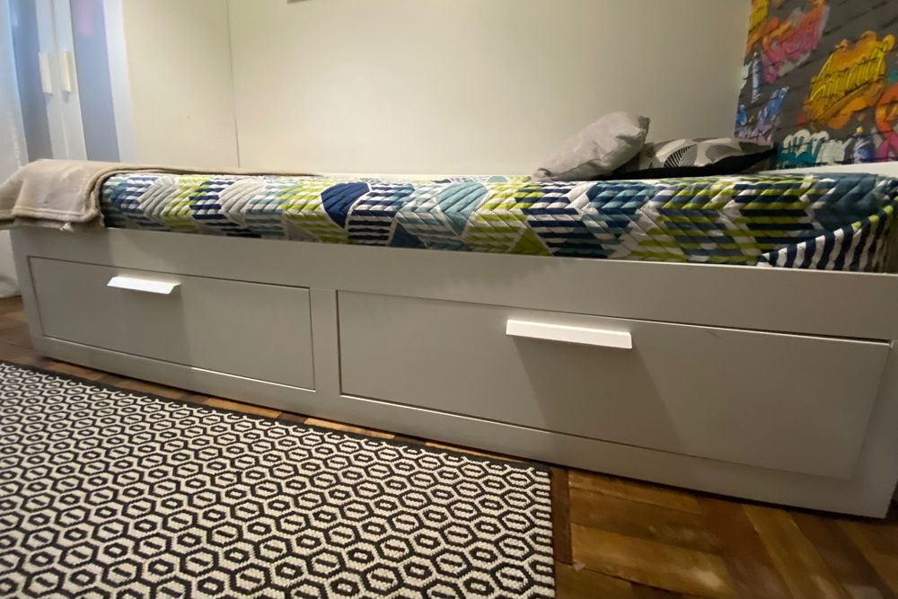 Conj. Cama extensível e armário do ikea