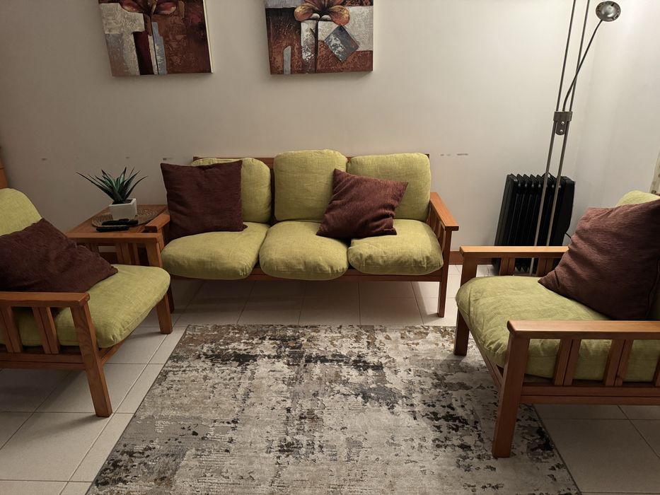 1 sofá e 2 cadeirões