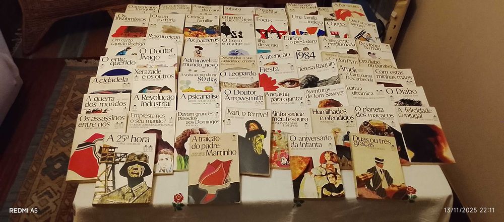 Vendo livros da coleção 'Livros Unibolso" da Editora Associados.