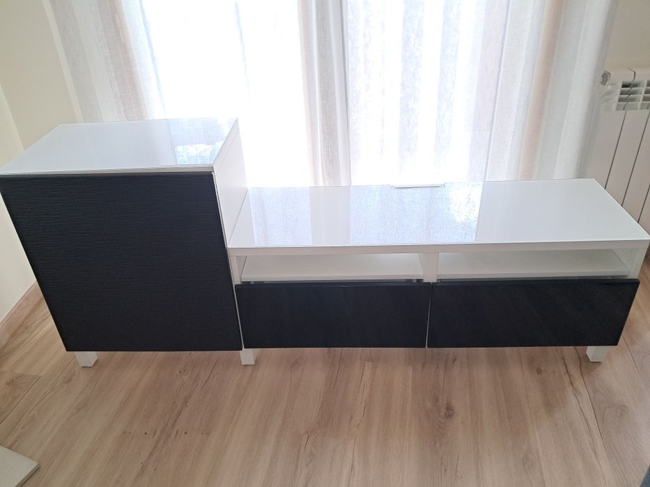 Movel Tv Ikea tampo em vidro branco