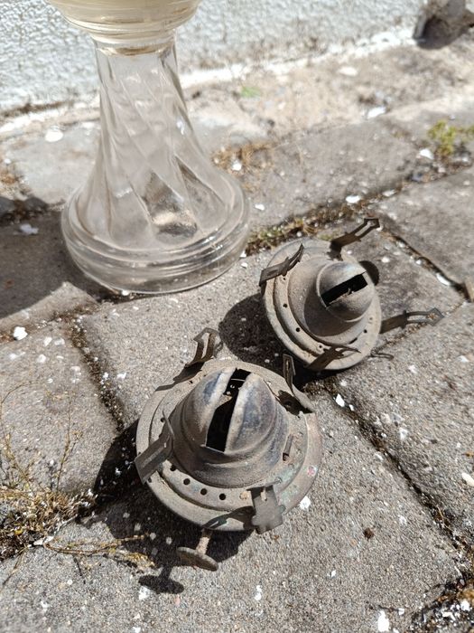 Candeeiro antigo a petróleo