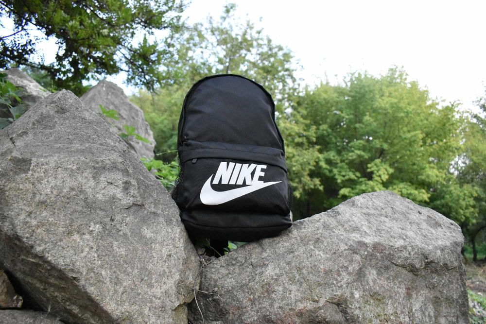 Универсальный рюкзак Nike - чёрный, лёгкий, удобный для города