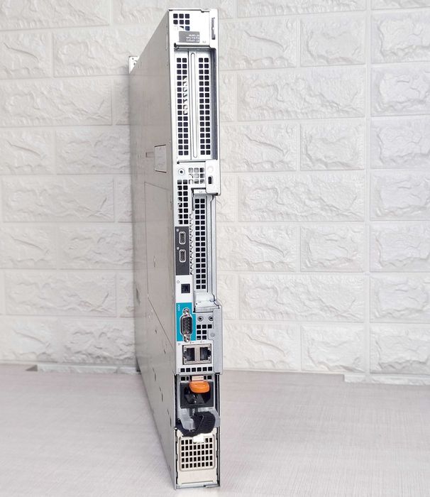 Сервер/робоча станція DELL Precision Rack 3930