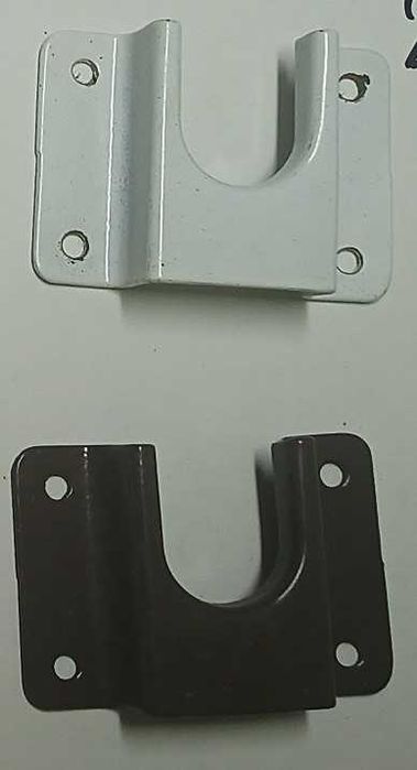 Suportes metalicos de varão roupeiro