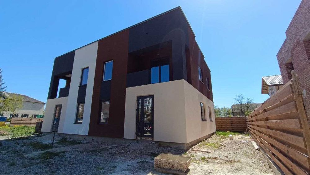 Продаж дуплексів 115м2 з міськими комунікаціями.
