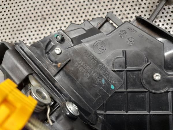 Fechadura / fecho porta frente direito FORD Ka+