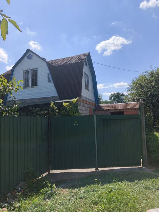 Продам дачу біля лісу