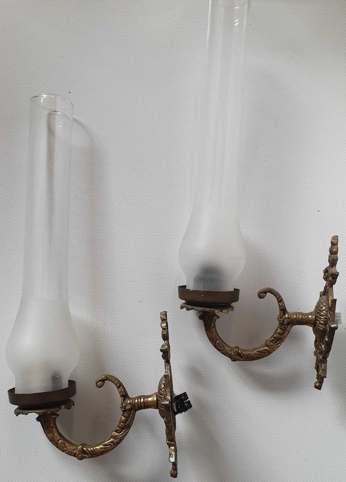 Par de Candeeiros Apliques de parede em latão, com relevos - anos 50