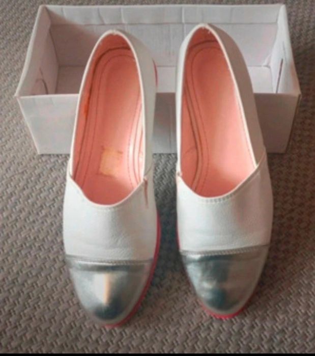 Buty białe espadryle 38 mokasyny 
Rozmiar 38