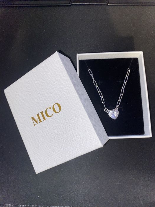 Colar da marca MICO