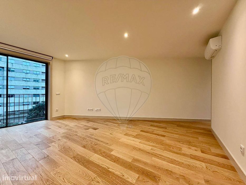 Apartamento T1 para venda — Cedofeita, Santo Ildefonso, Sé, Miragaia, São Nicolau E Vitória, Porto