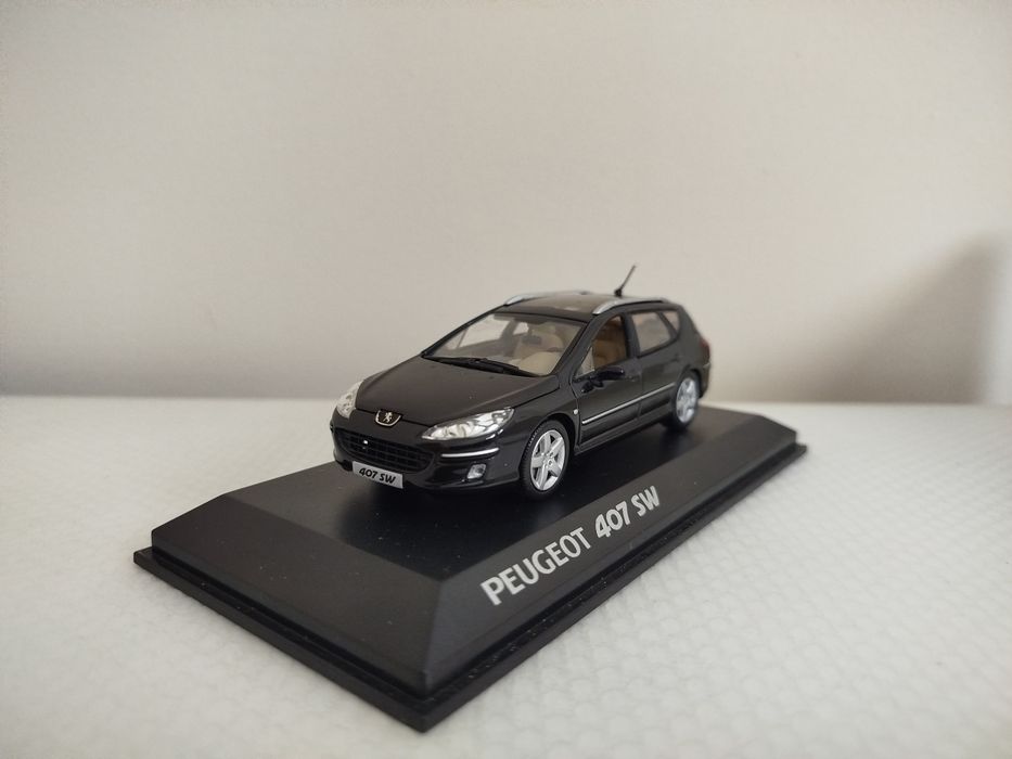 Miniatura Peugeot 407 SW 1/43 Nova